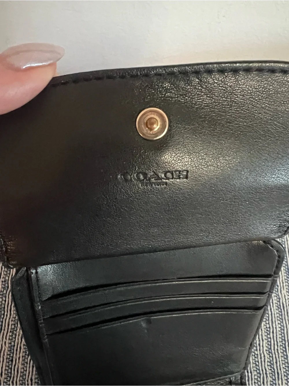 Coach Black Croc-Embossed Leather Wallet with Kiss-Lock - Picture 11 of 13